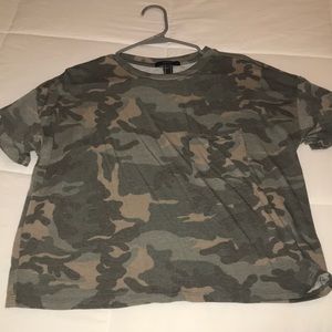 Camouflage forever 21 T-shirt with pocket